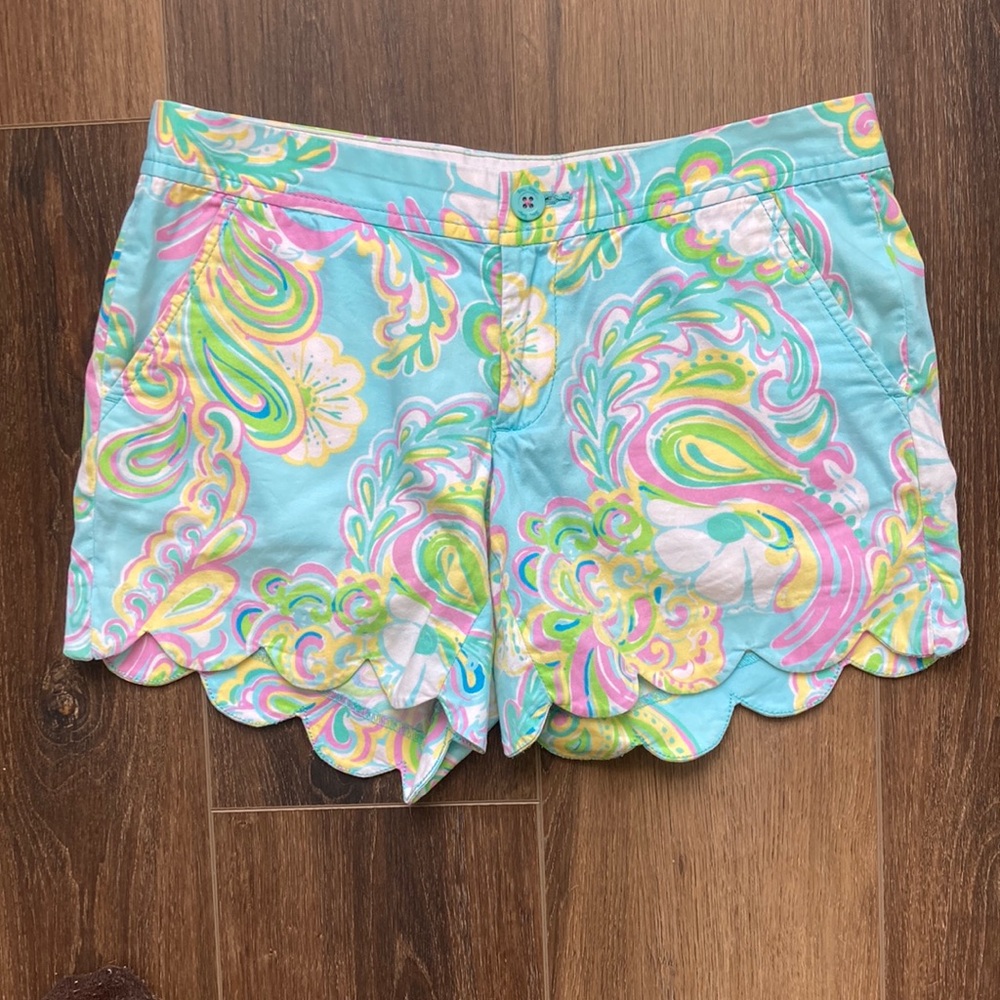 Lilly Pulitzer Buttercup Double Trouble Paisley Print Scalloped Hem Shorts Sz 0